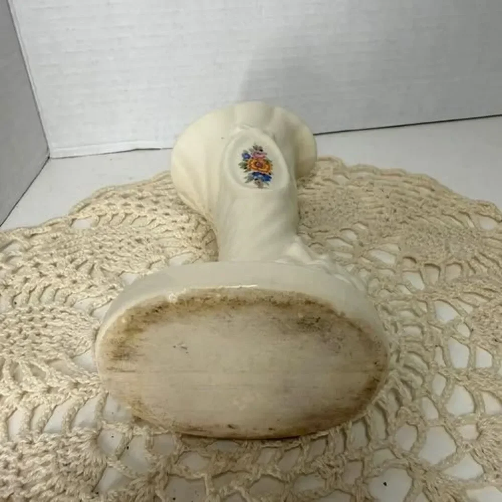 Vintage Ceramic Cornucopia Floral Vase 6”
